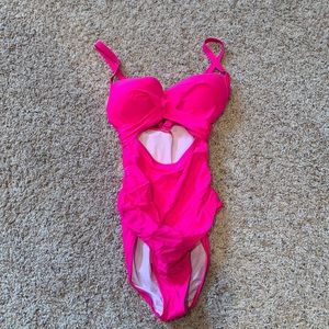 NWOT Woman’s 1 pc bathing suit